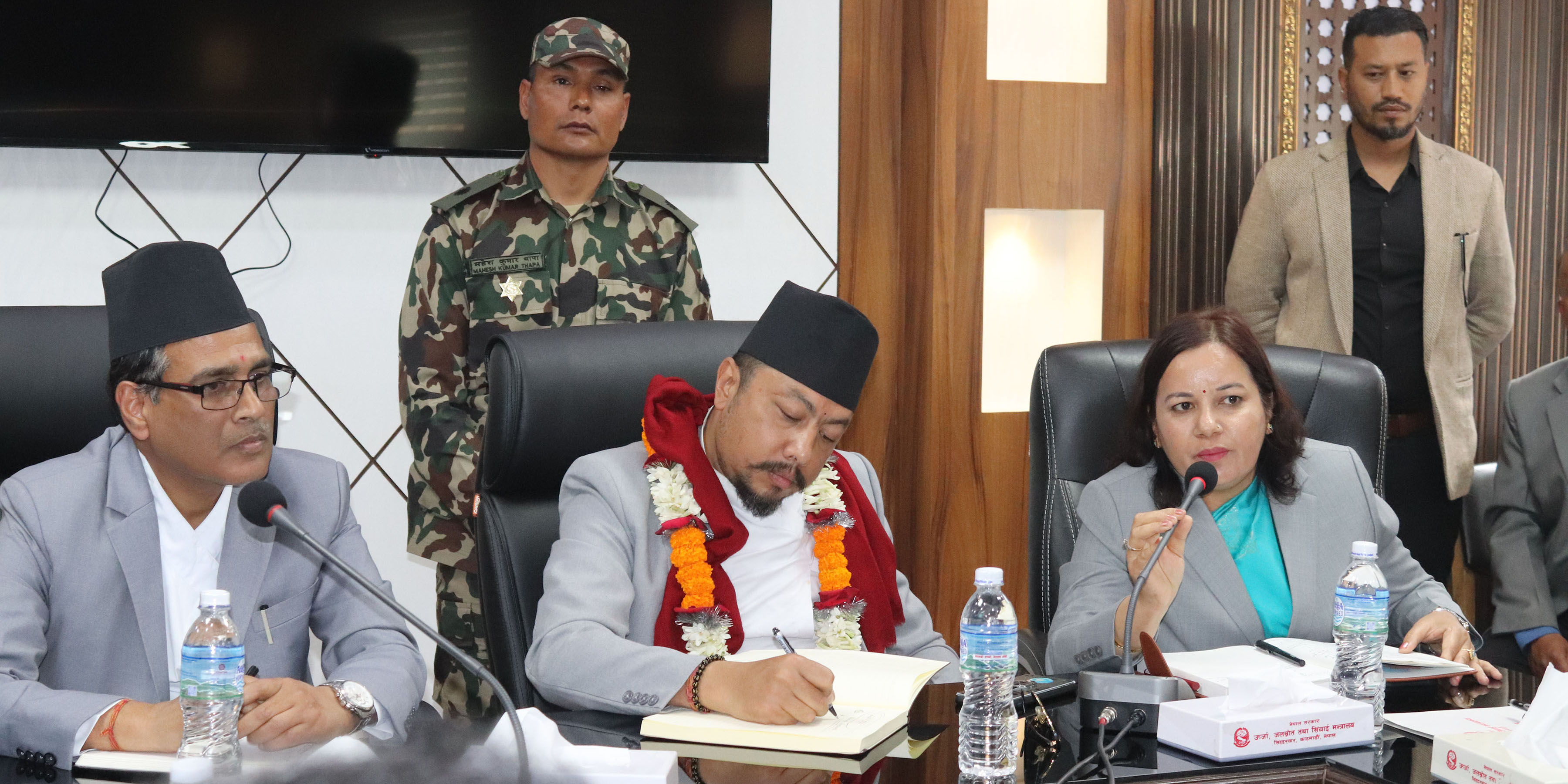 ऊर्जाबाट कोही पनि वञ्चित हुन हुँदैन : ऊर्जामन्त्री श्रेष्ठ