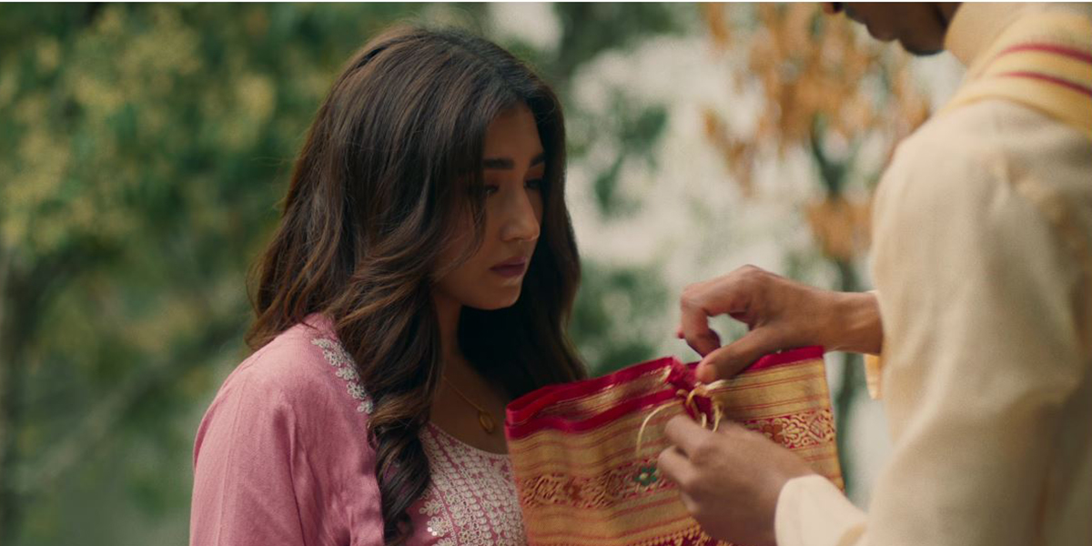 ‘एक मुठी बादल’ को टिजरमा कविता वाचन गदै आँचल