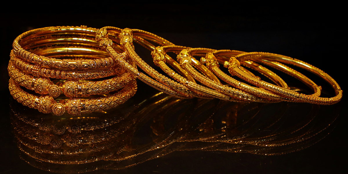 सुनको मूल्य बढ्यो, चाँदीको स्थिर