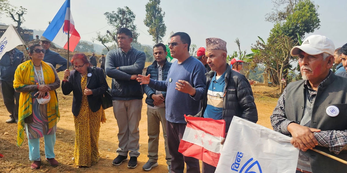 गोरखा-२ मा नयाँ समीकरण, प्रलोपाका नेताकार्यकर्ता प्रत्यक्षतर्फ कांग्रेसलाई मत माग्दै घरदैलोमा