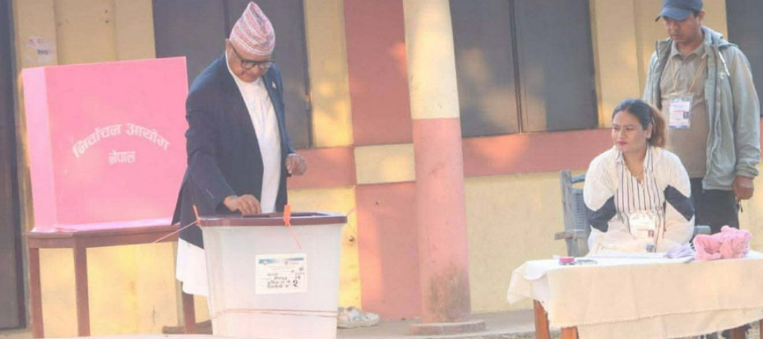 हिक्मत कार्कीले गरे मतदान