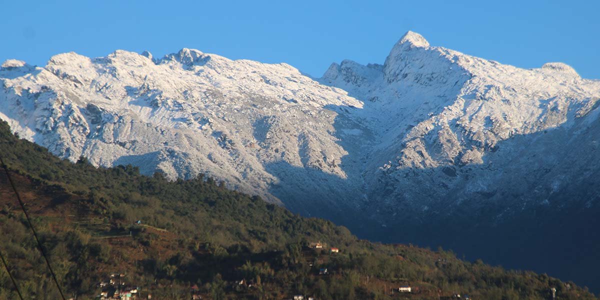 हिउँ ताप्लेजुङका डाँडाकाँडा सेताम्मे