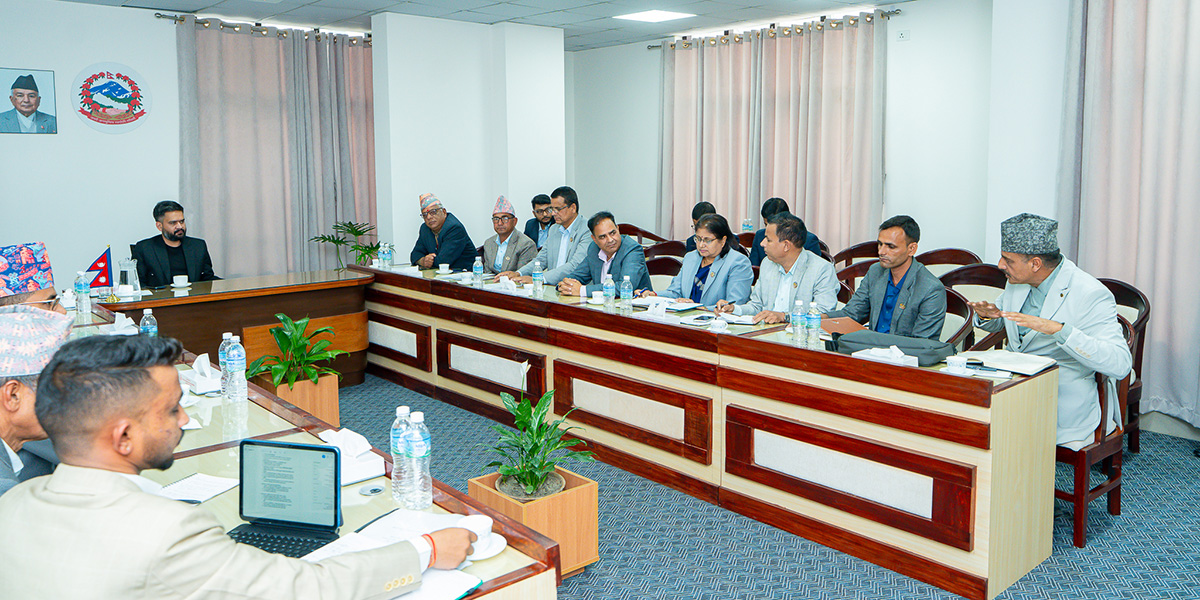 प्रधानमन्त्री शाहले गरे सुदूरपश्चिमका सांसदहरूसँग छलफल (तस्बिरहरू)