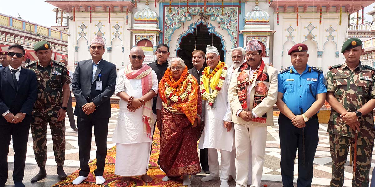 प्रधानमन्त्री कार्कीले गरिन् जानकी मन्दिरमा पूजाअर्चना