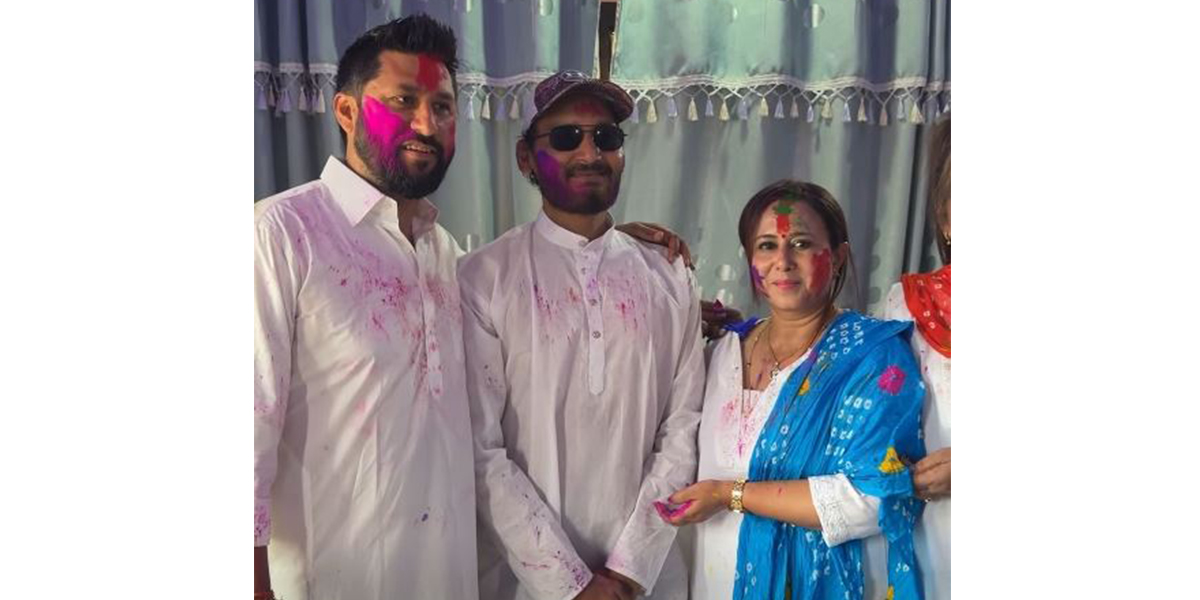 अभिनेता विपीनले रास्वपा सभापति रविसँग मनाए होली