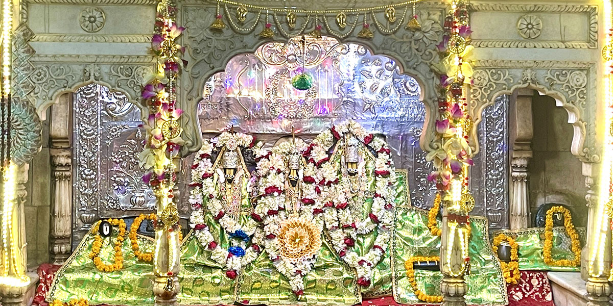 भगवान् राम, सीता र लक्ष्मणको प्रतिमा