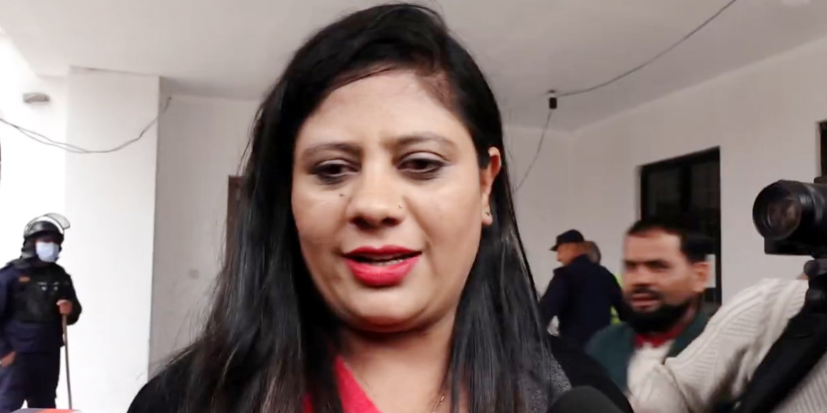 महेश बस्नेतलाई पक्राउ गर्न माग गर्दै शोभा पाठकद्वारा प्रहरीमा निवेदन