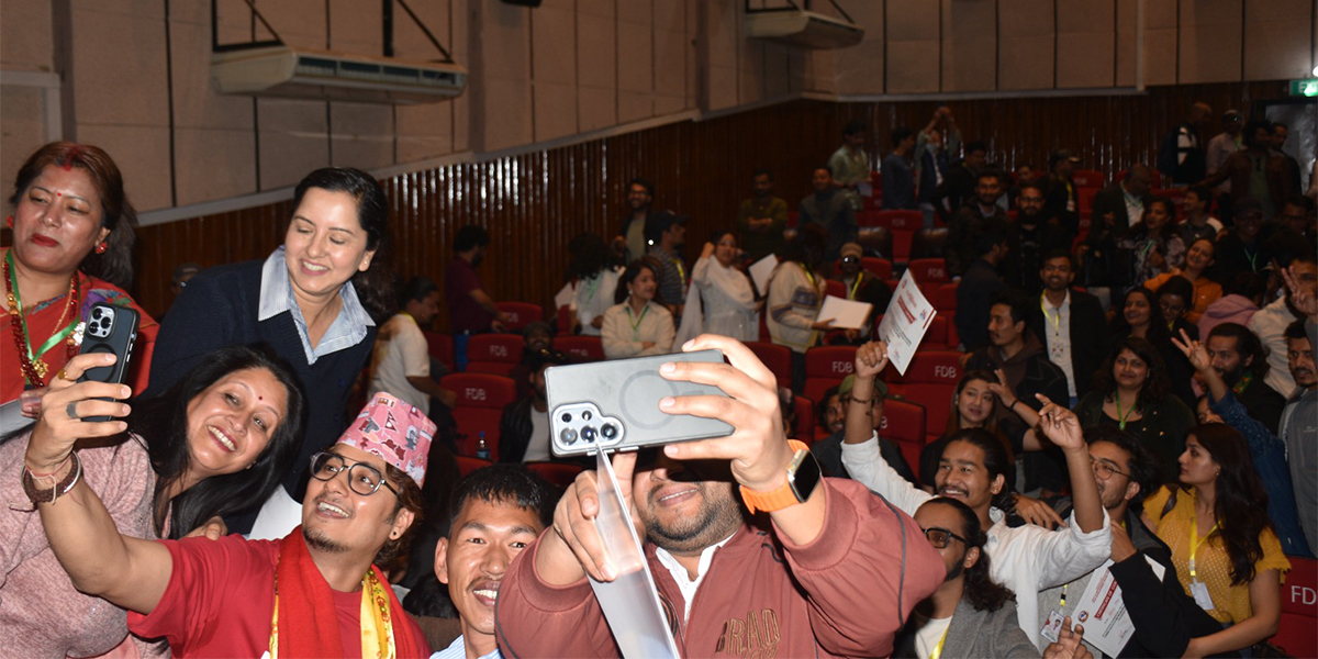 नेपाली फिल्मलाई विश्वस्तरमा पुर्‍याउन आवाज र अभिनयको संयोजन अत्यन्त महत्वपूर्ण छ : दिनेश डिसी