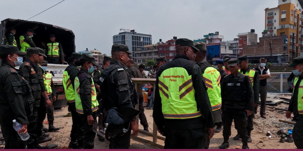 यसरी खाली भयो सुकुम्बासी बस्ती…(तस्बिरहरू)