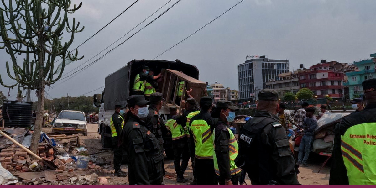 ढुंगामुढा भएको मनोहरा क्षेत्रमा आज बिहानैबाट चल्ने छ डोजर