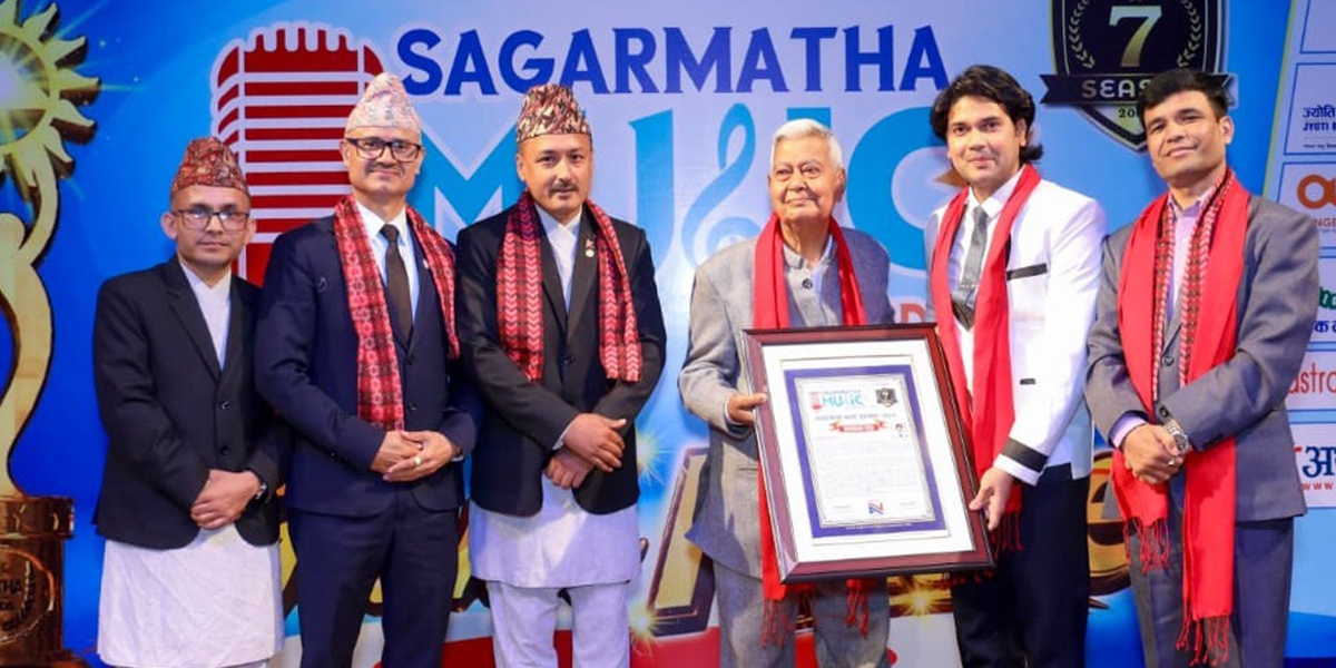 सगरमाथा म्युजिक अवार्डमा कोरियोग्राफर अश्विनी कान्त झा सम्मानित