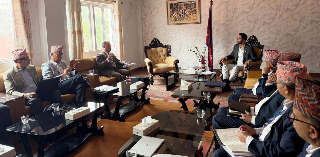 हिमाली क्षेत्रमा शैक्षिकसत्रको समय परिवर्तन गर्न सांसदहरूको माग