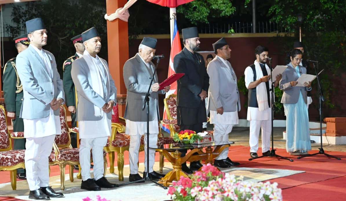 नवनियुक्त दुई मन्त्रीले लिए शपथ