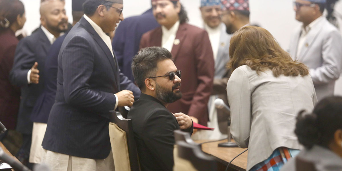 संसद्‌मा प्रधानमन्त्री वालेन्द्र शाह