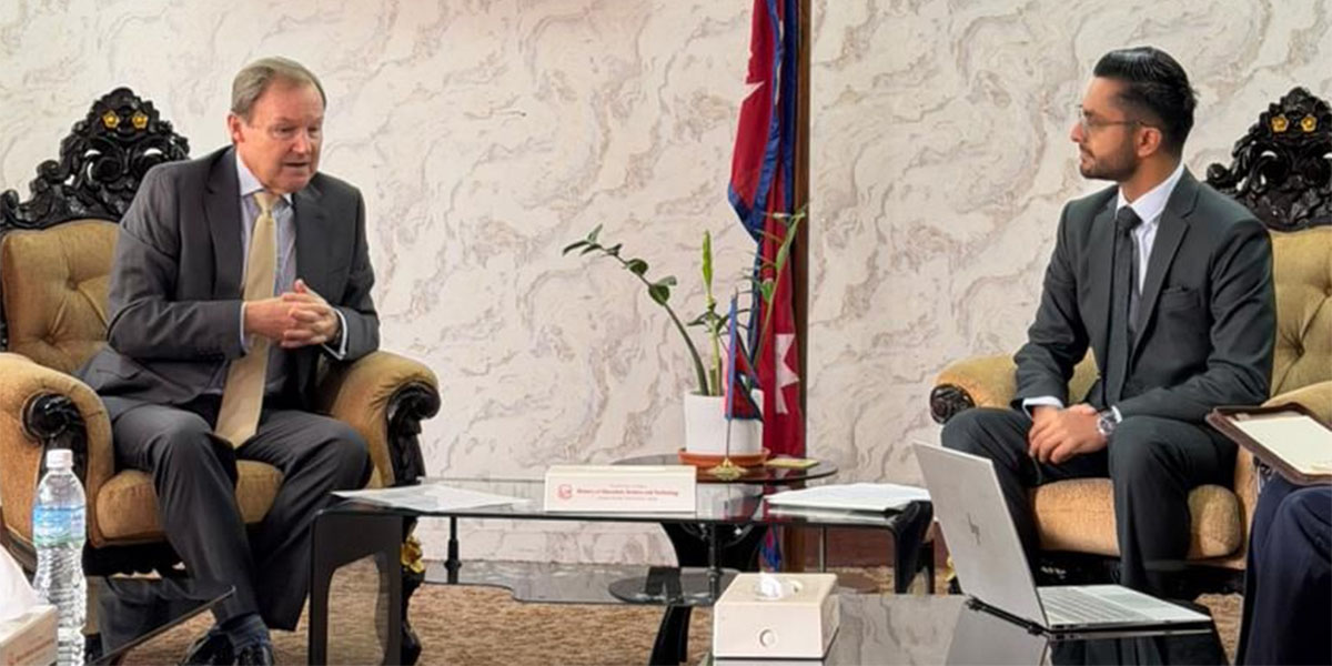 शिक्षकको क्षमता विकासका लागि सहयोग गर्न शिक्षामन्त्रीले गरे बेलायतलाई आग्रह