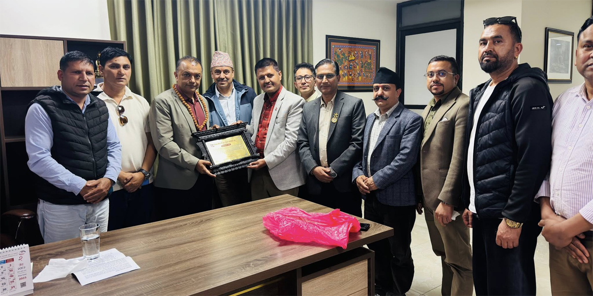 कांग्रेस सभापति थापालाई सम्मान