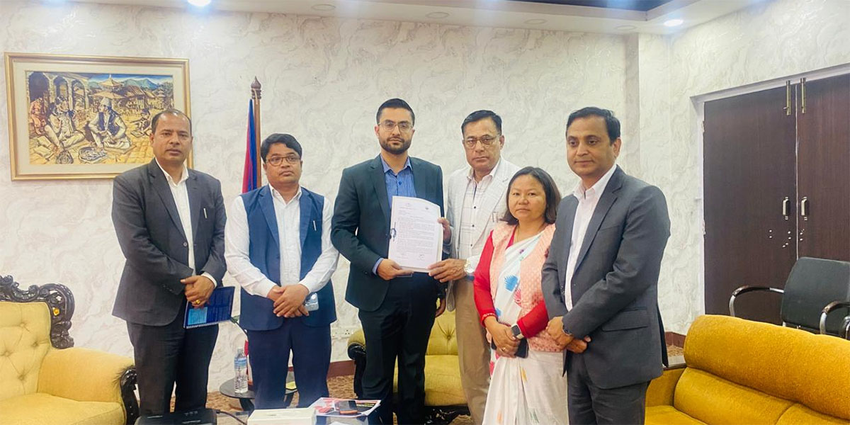 शिक्षामन्त्रीलाई भेटेपछि विद्यालय सञ्चालन गर्न स्थानीय तहलाई संघको पत्र