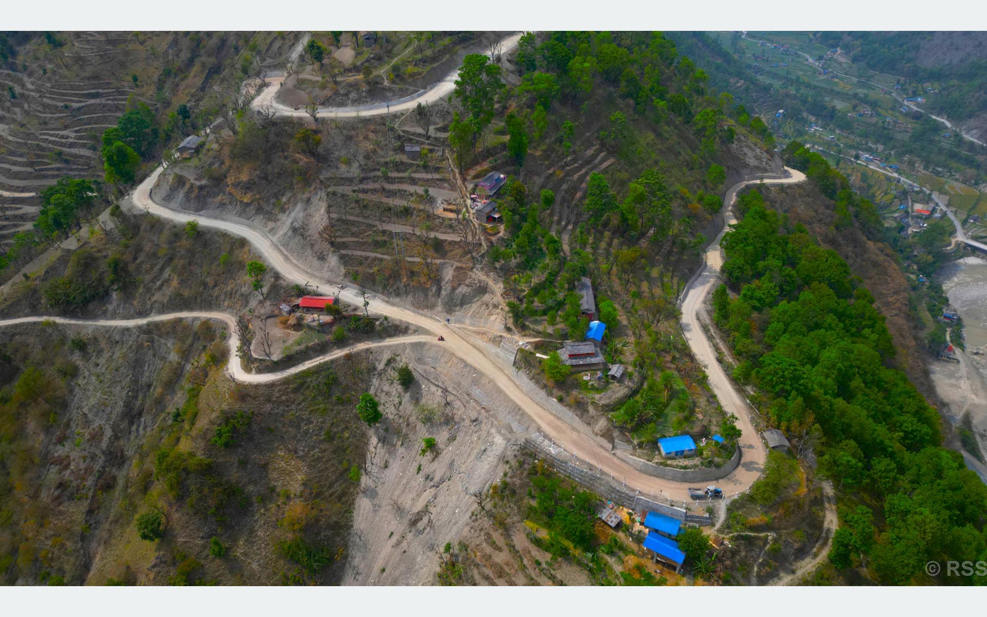 मार्ग खुलेको १६ वर्षपछि सडक स्तरोन्नति