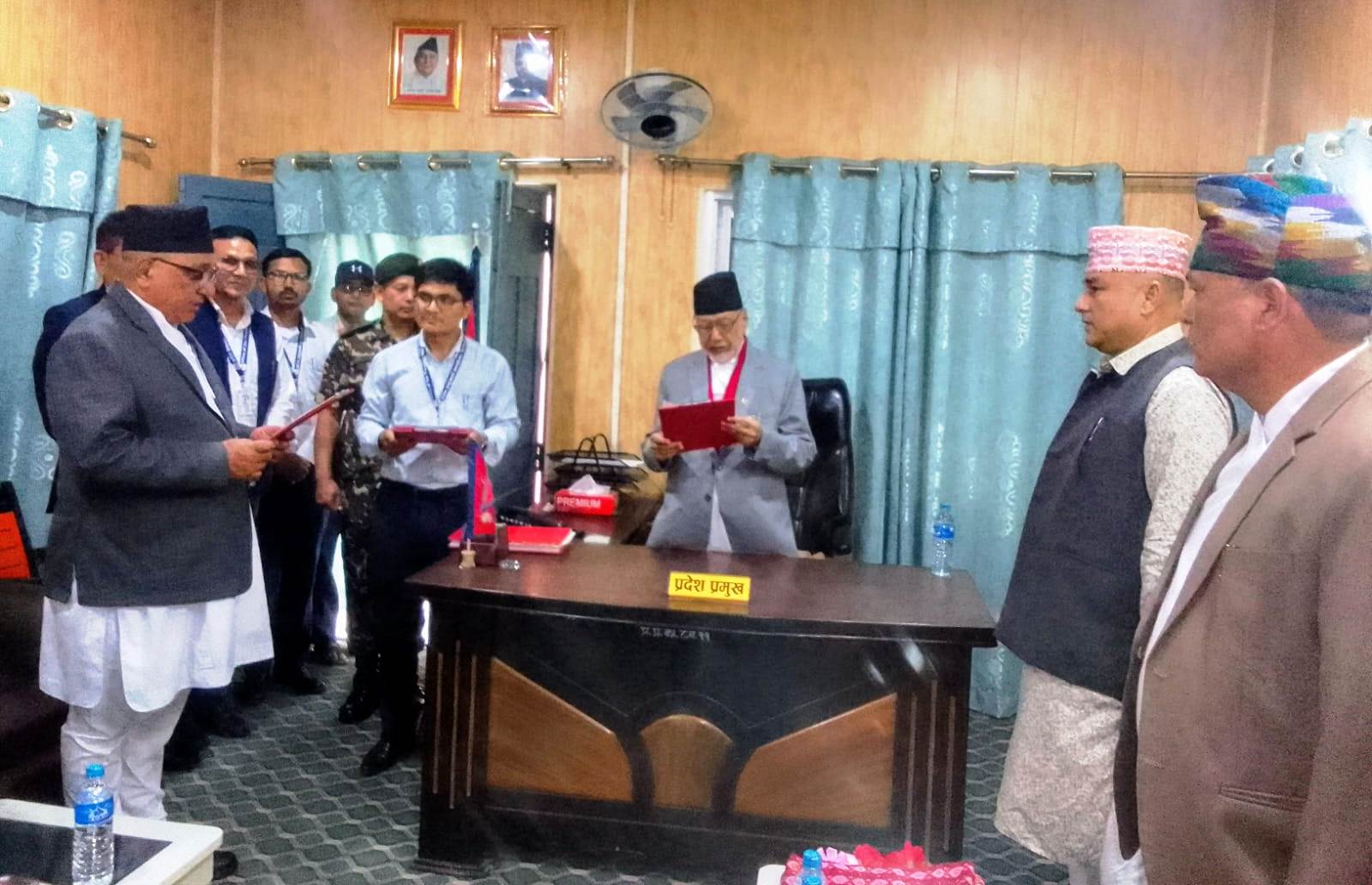 सुदूरपश्चिम प्रदेशको वनमन्त्रीमा भट्ट, लिए शपथ