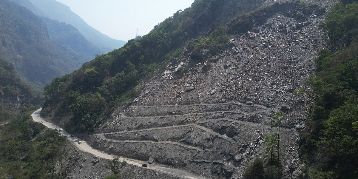 सिरुवारीमा ‘बेञ्चिङ’ बिधिबाट पहिरो रोकथाम