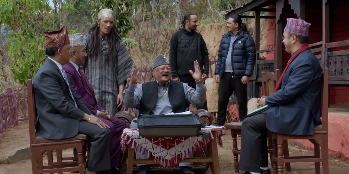 ‘पहाड’ को ट्रेलरमा रितिएको गाउँ र पानीको समस्या