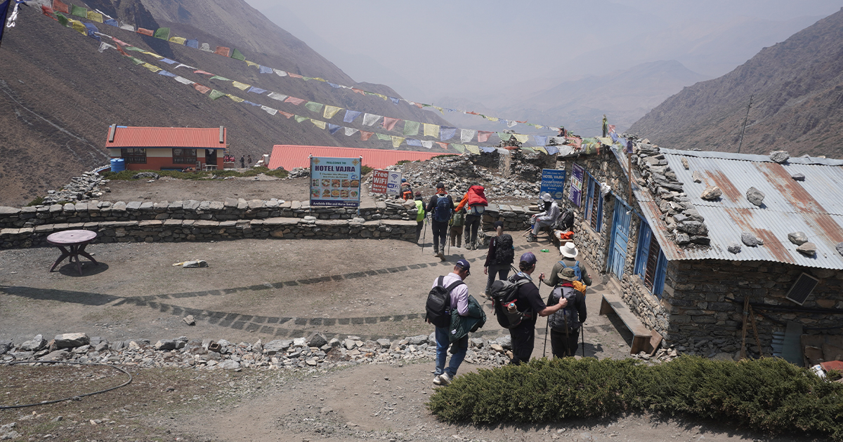 पर्यटकको पर्खाइमा थोरङ फेदी