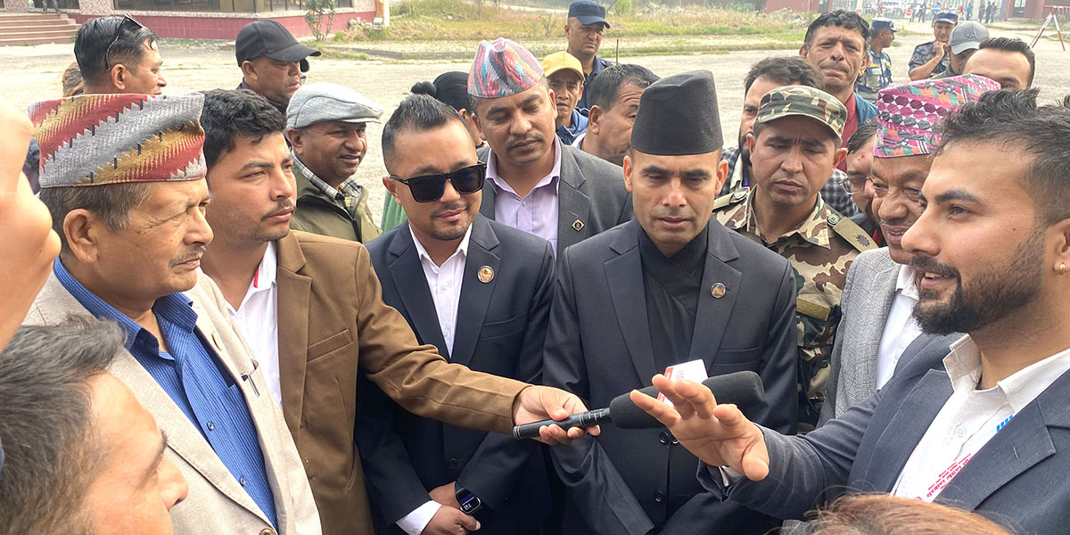 राजस्व तिरेको २४ घण्टाभित्र ड्राइभिङ लाइसेन्स छपाइ सुरु, मन्त्रीले गरे निरीक्षण