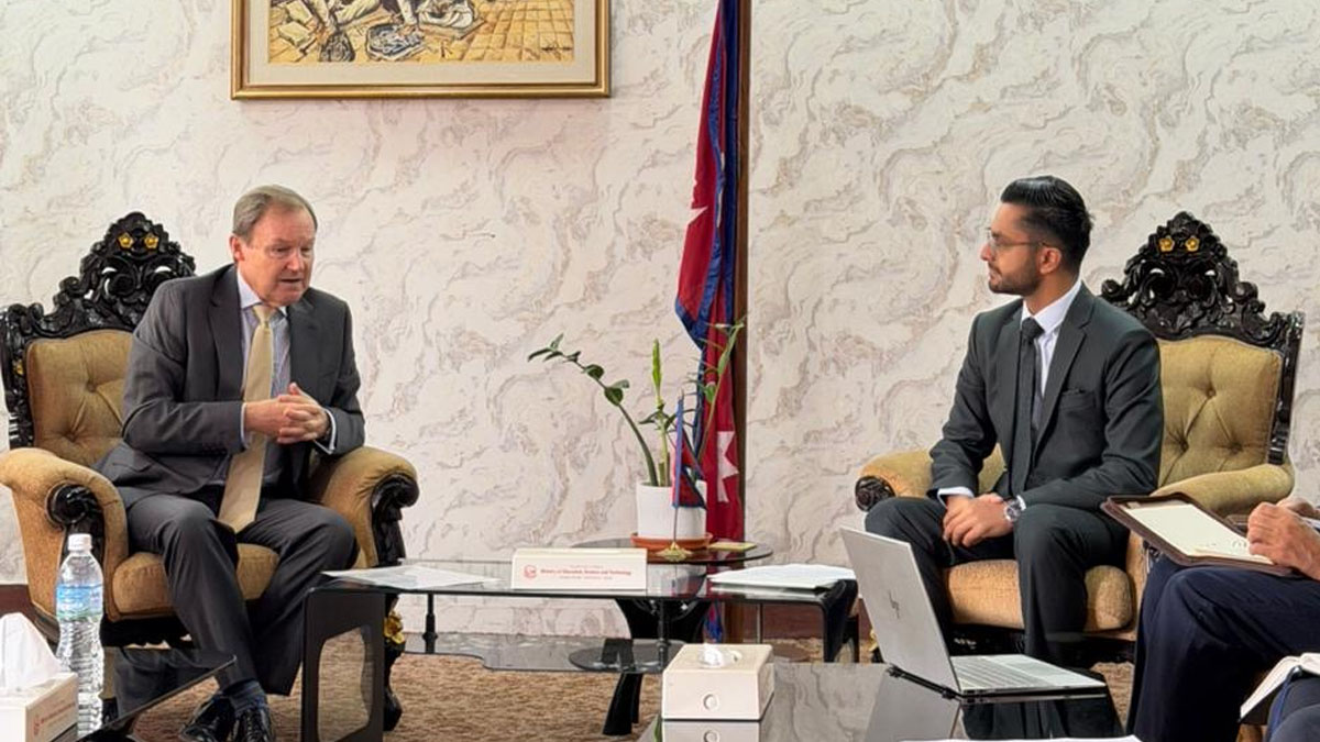 बेलायतका राजदूतले भेटे शिक्षामन्त्री पोखरेल