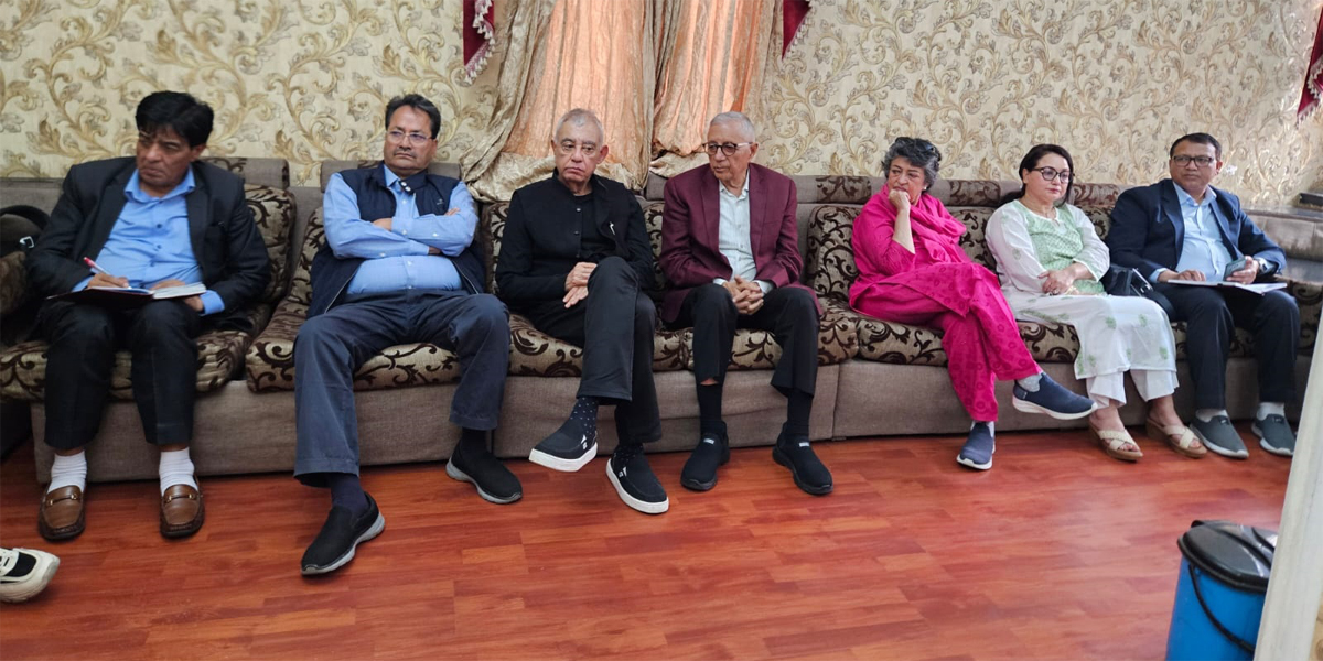 बुद्धिजीविहरूसँग शेखरले गरे छलफल