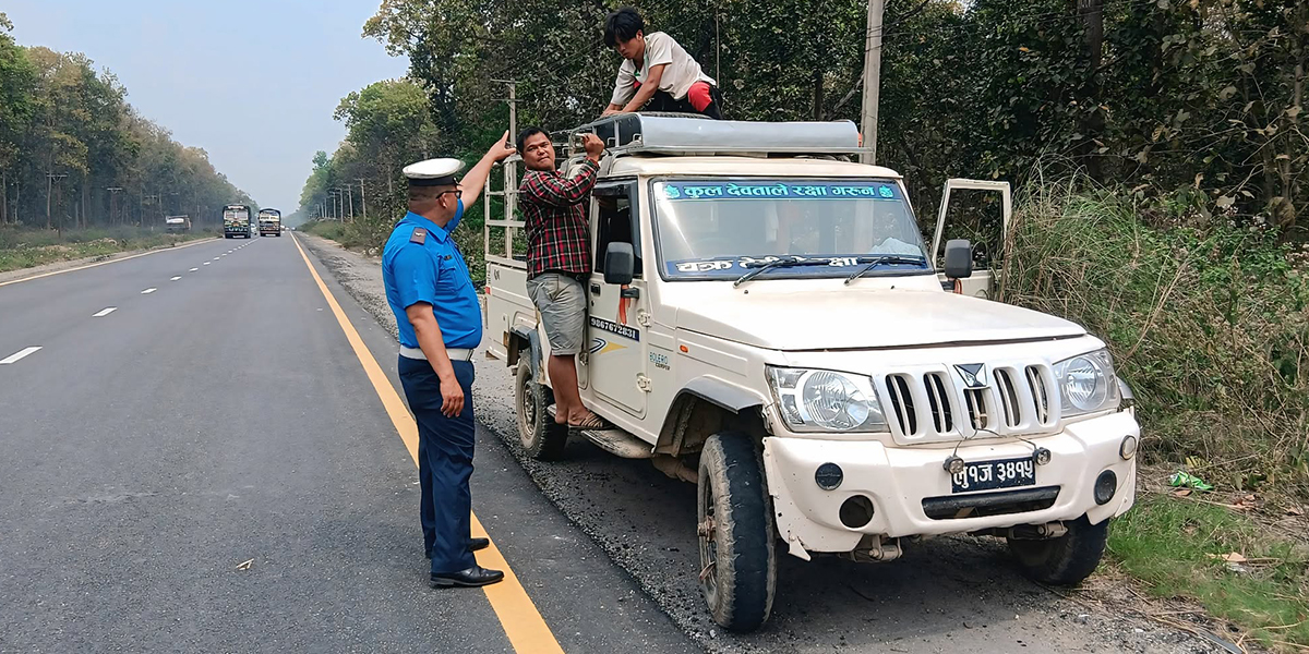 यात्रुवाहक जिपको हुट हटाउने अभियानमा ट्राफिक