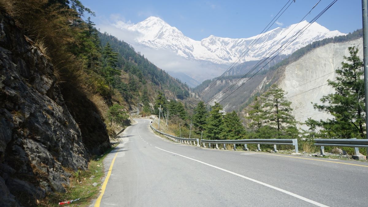 सिरुवारी पहिराले बेनी–जोमसोम सडक अवरुद्ध