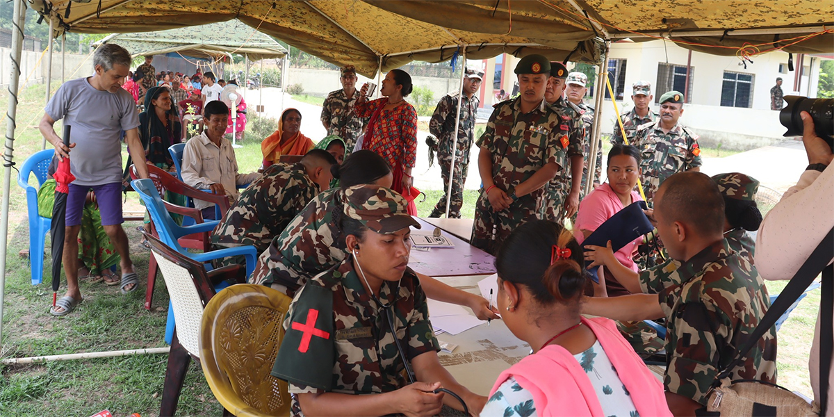 दाङको राजपुरमा नेपाली सेनाद्वारा स्वास्थ्य शिविर, करिब ५ सय स्थानीय लाभान्वित