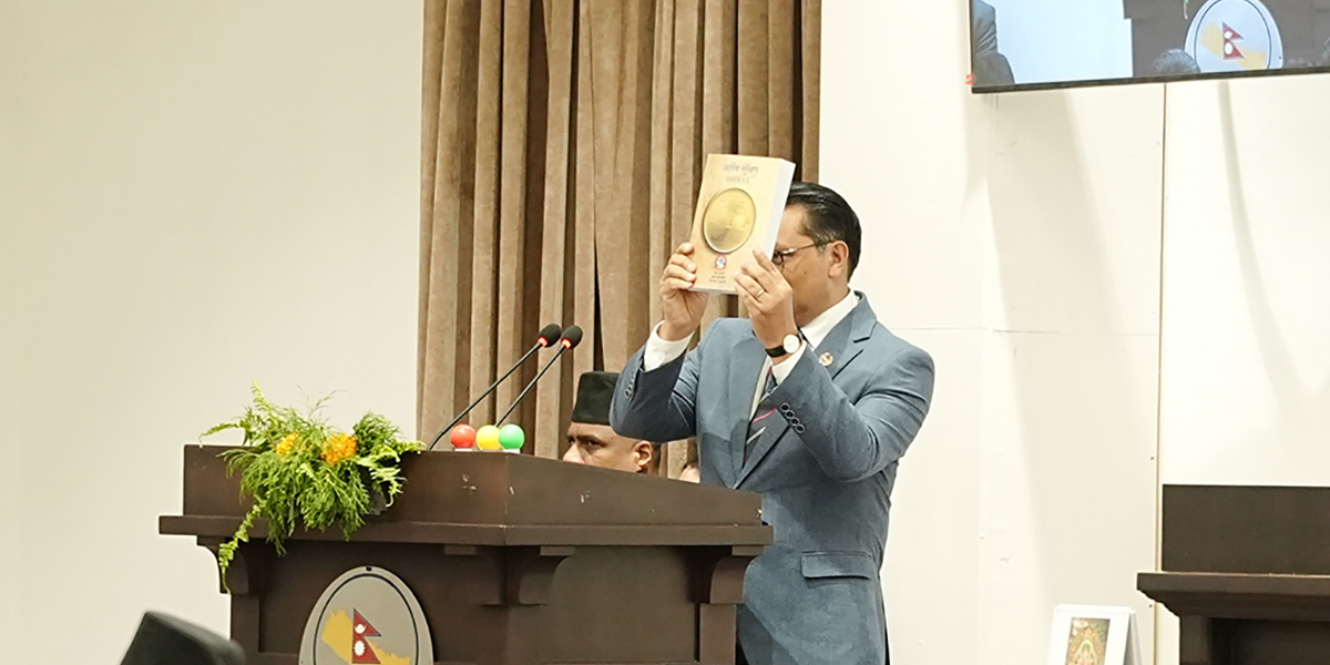 नेपालीको प्रतिव्यक्ति कुल राष्ट्रिय आय १,५३५ अमेरिकी डलर पुग्ने प्रक्षेपण