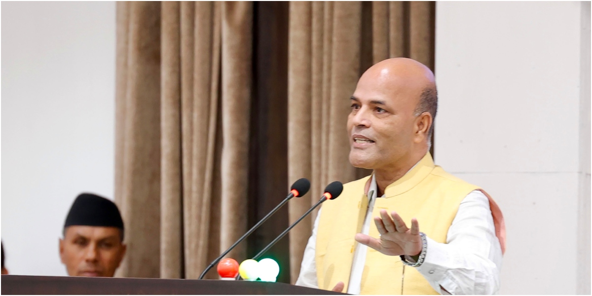 बजेटमाथि रास्वपा सांसद अमरेश सिंहको प्रहार, ‘डरले शासन चल्ला, विकास हुँदैन’ 