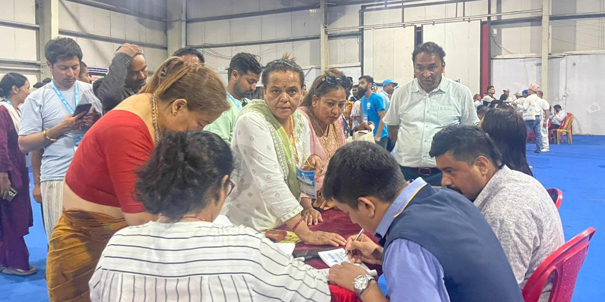 चितवनमा रास्वपाको चुनावी माहोल, १,६०० बढी प्रतिनिधिले गरे मतदान