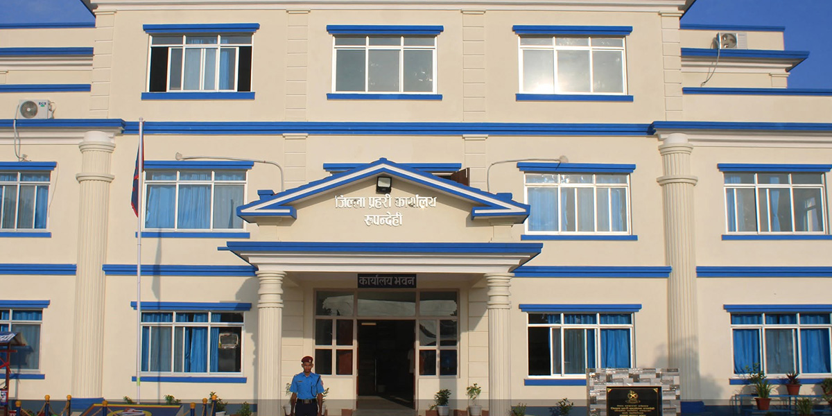अवैधरूपमा भन्सार छली ल्याइएका बोइलर कुखुरा, कपडा र दैनिक उपभोग्य सामान बरामद
