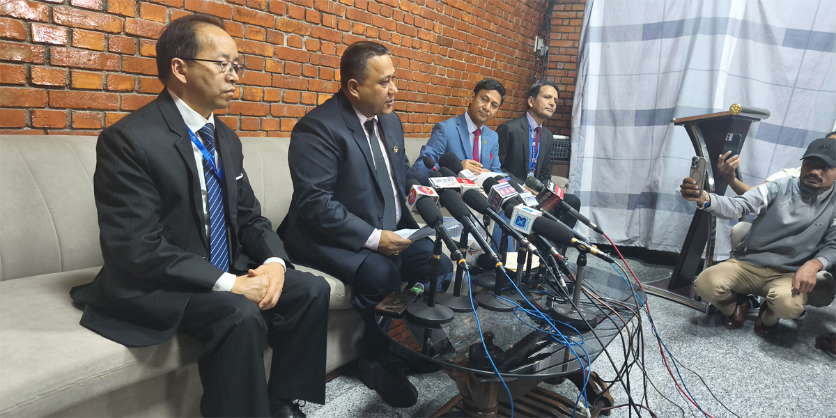 परराष्ट्रमन्त्री खनाल स्वदेश फिर्ता