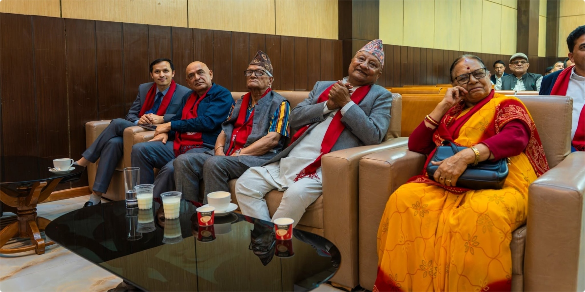 पीपल चौतारीमा गुञ्जियो गजलको मिठास