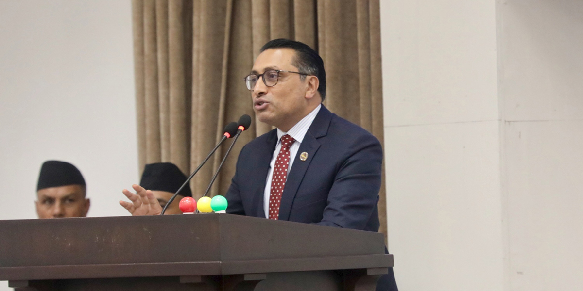 शिक्षा र स्वास्थ्यमा करको बोझ नबढ्ने गरी नीति बनाइन्छ : अर्थमन्त्री वाग्ले