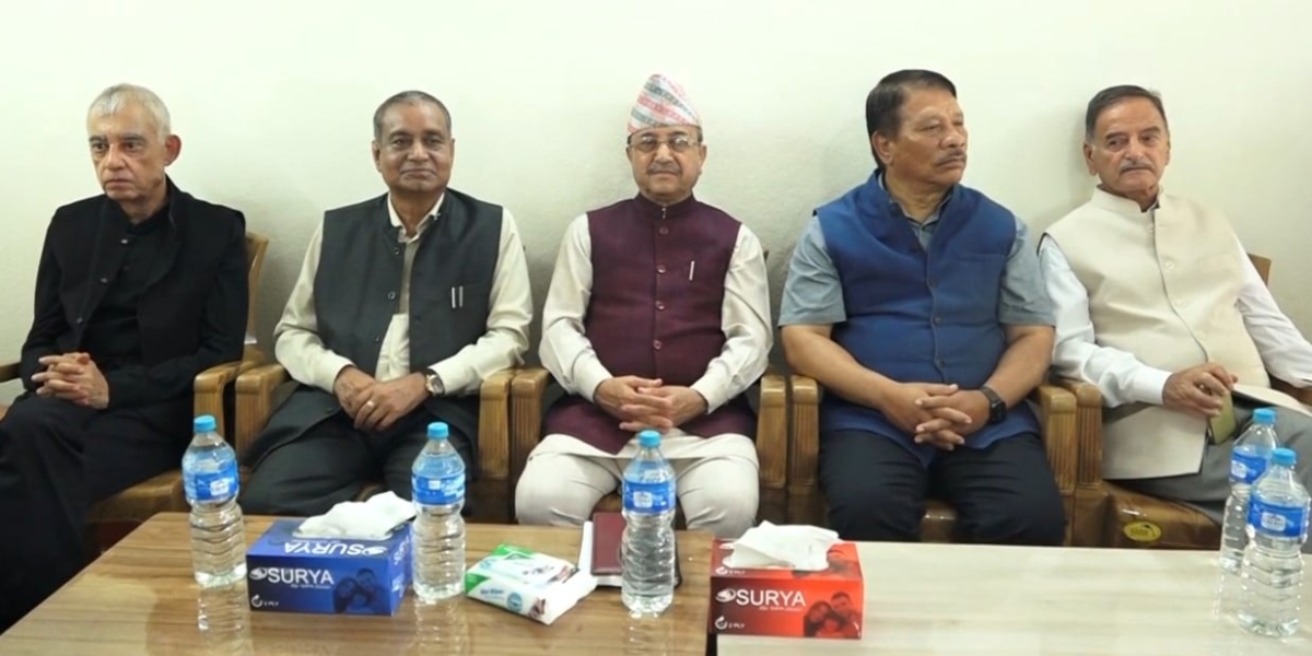 पुराना कांग्रेस, नयाँ दल खोल्दै!