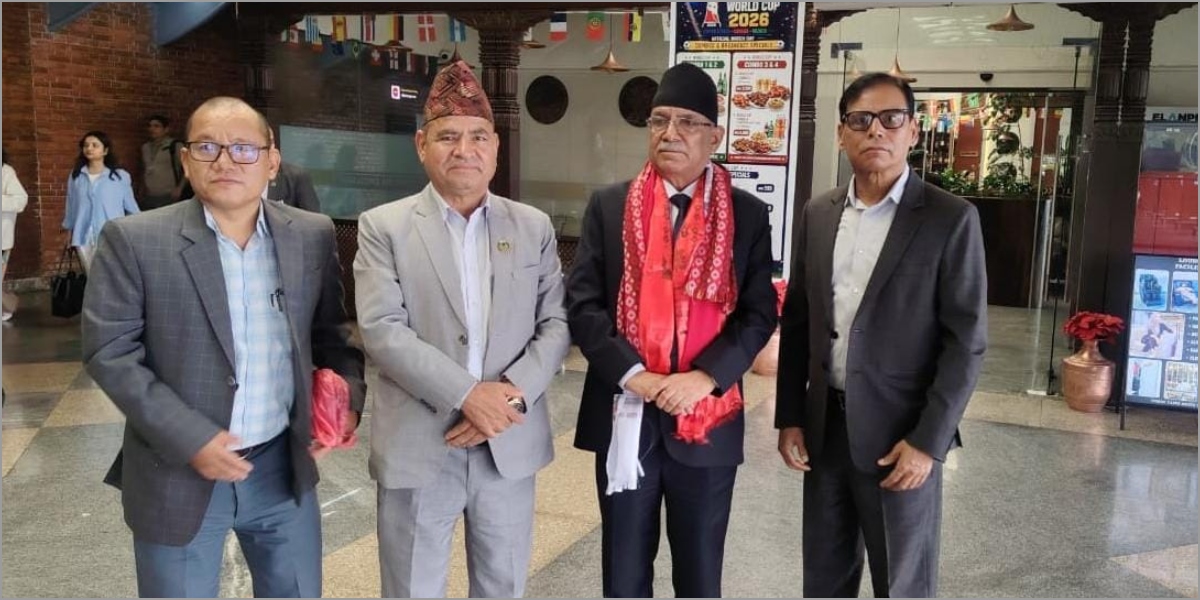 श्रीलंकाबाट फर्किए प्रचण्ड