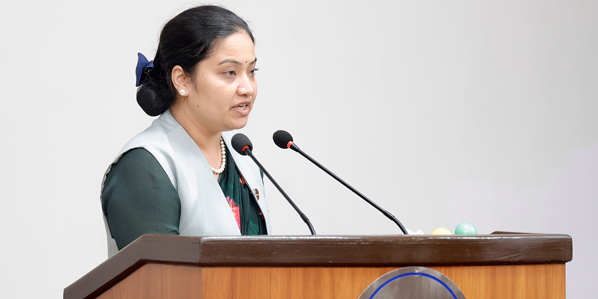 होल्डिङ सेन्टरमा रहेका नागरिकलाई दिगो रुपमा व्यवस्थापन गरिन्छ : मन्त्री रावल