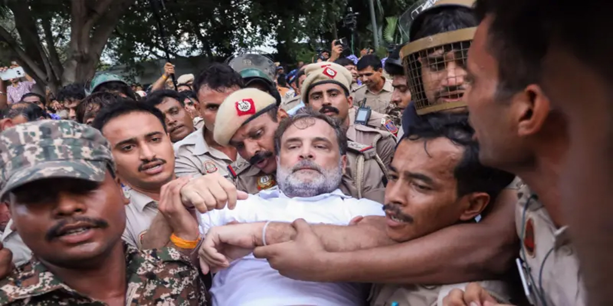 भारतको प्रधानमन्त्री निवास अगाडिबाट राहुल, प्रियन्का र अखिलेश पक्राउ