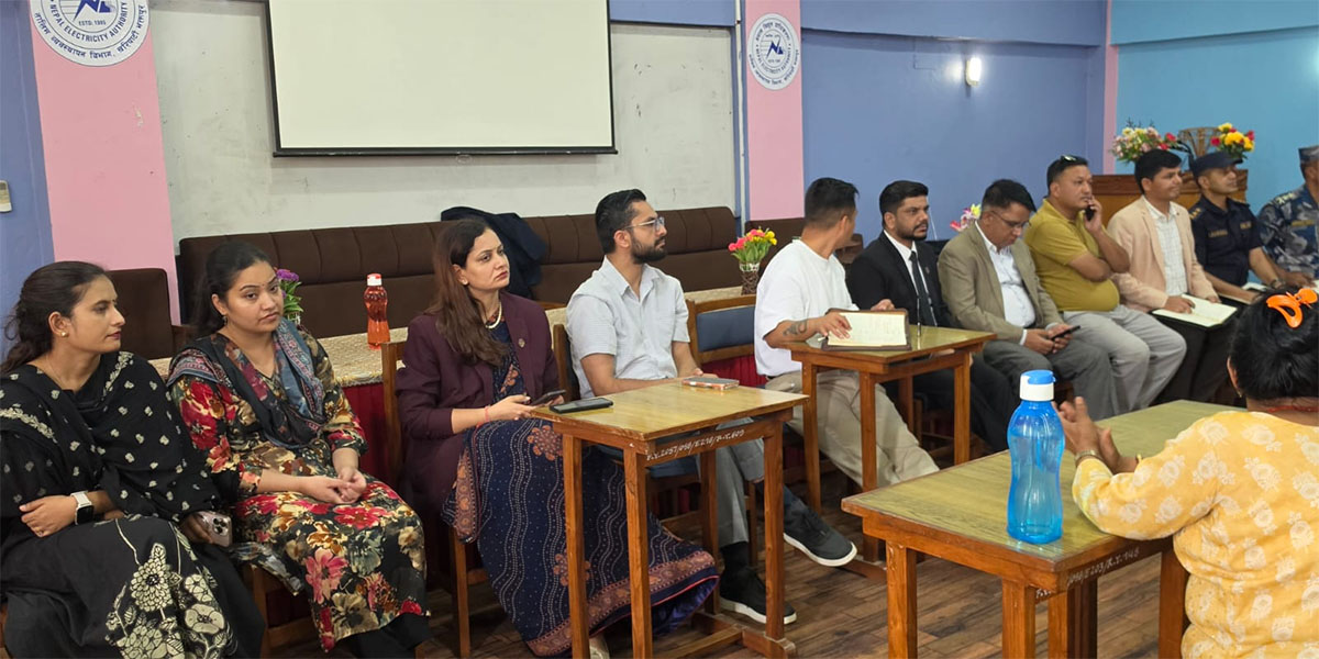 खरिपाटी पुगे मन्त्रीहरू, सुकुम्बासीलाई छिट्टै लालपूर्जा दिने आश्वासन
