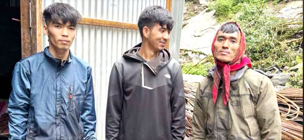 ३ दिनदेखि सम्पर्कविहीन मर्दी पदयात्राका ३ यात्रीको सकुशल उद्धार