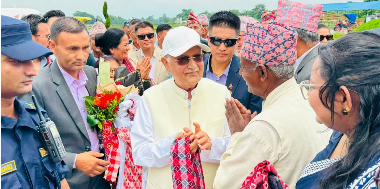 चुनावपछि पहिलो पटक झापा पुगे ओली, इलामतर्फ प्रस्थान