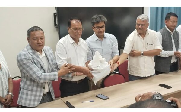 बाढी प्रभावितका लागि कांग्रेस काभ्रेले पार्टीको केन्द्रीय कोषलाई दियो १७ लाख ६२ हजार रकम