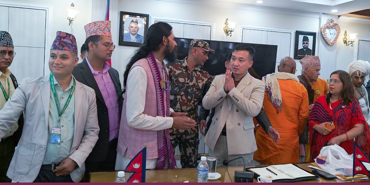 गृहमन्त्रीले मन्त्रालयमा गरे सनातन धर्मसम्बद्ध अगुवासँग छलफल