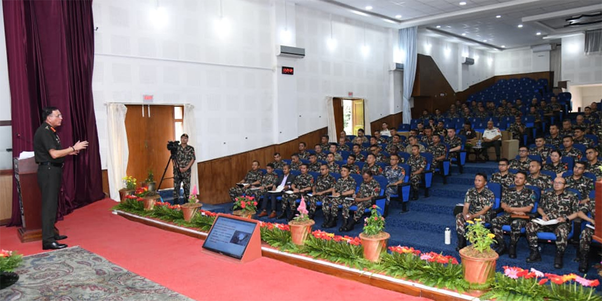भारतीय स्थल सेनाध्यक्ष सेठले गरे सैनिक कमाण्ड तथा स्टाफ कलेजको निरीक्षण