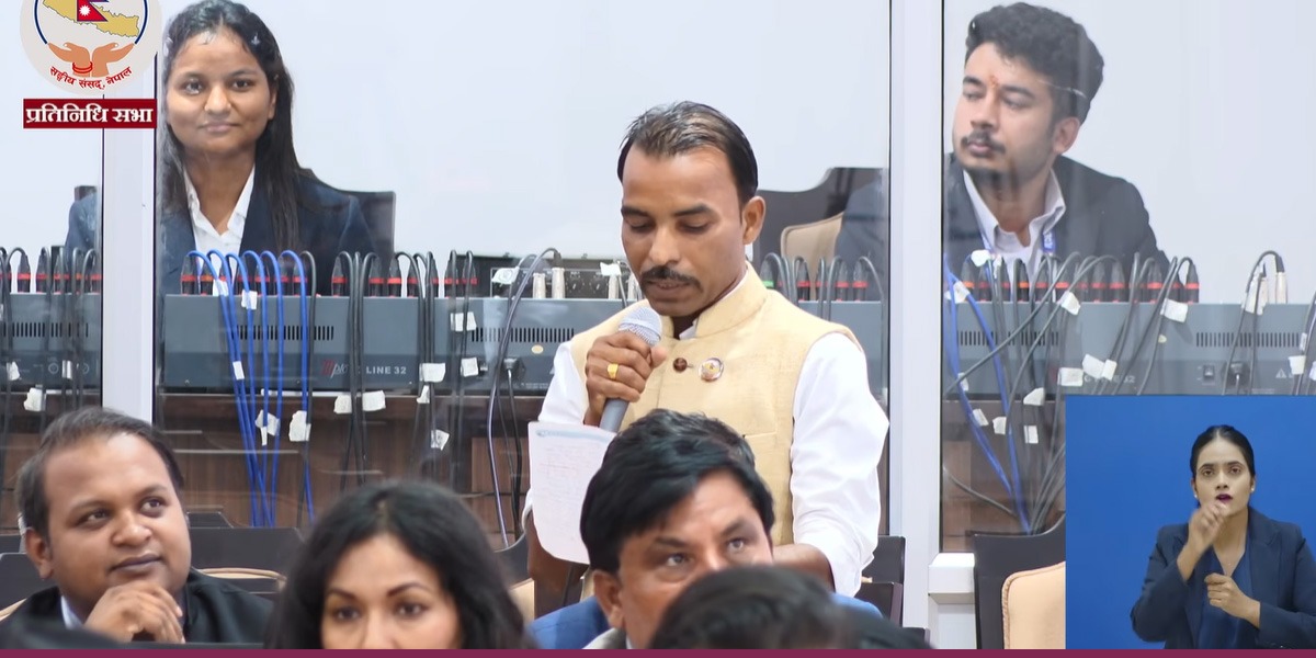 सांसद कर्णको प्रश्न- संसद्‌मा देश बनाउने बहस गर्ने कि प्रधानमन्त्रीको चस्मा र पोसाक हेर्ने?